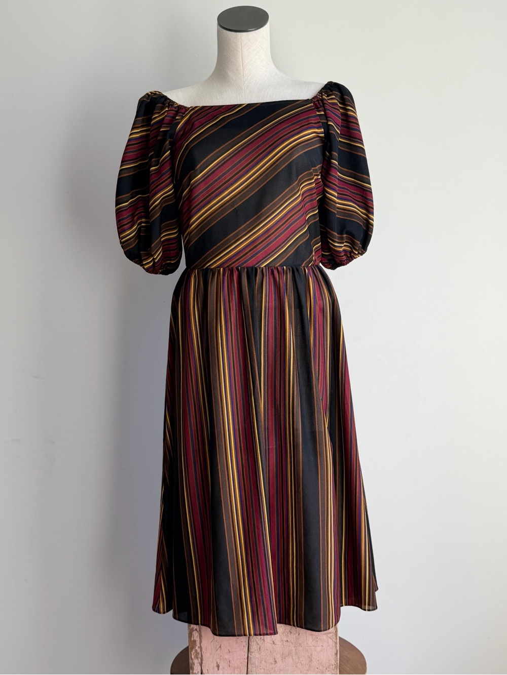 Vintage Off-Shoulder Puff Sleeve Striped Midi Dress in Burgundy and Black